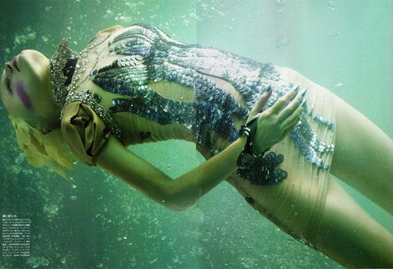 Surreal-And-Wonderful-Photos- Models-Mermaids